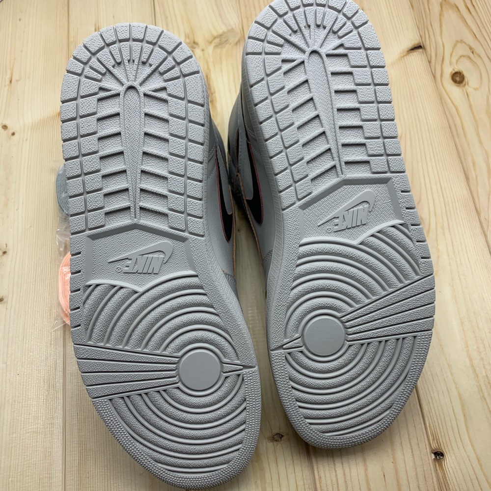 *SOLD*New Nike Air Jordan 1 High OG Defiant NYC - Picture 5 of 7